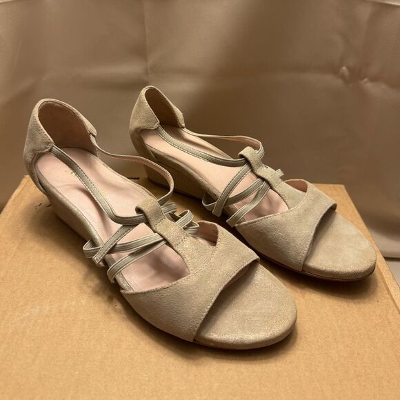 Taryn Rose Beige Wedge Sandals 9.5M Made in Spain Stretch Straps leather sole - Picture 2 of 12